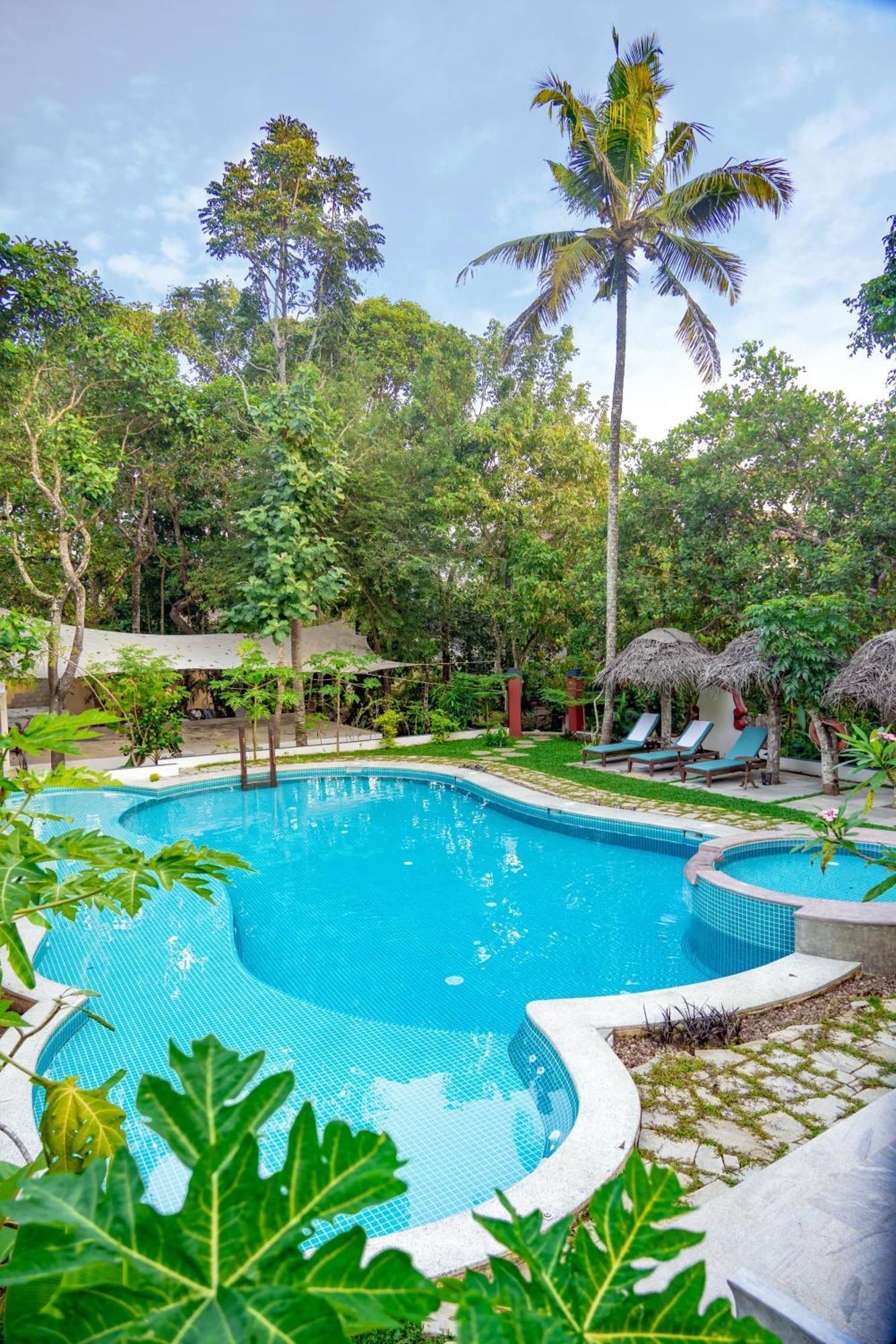 Marari Beach Bungalow Resort Alleppey Марарикулам Экстерьер фото