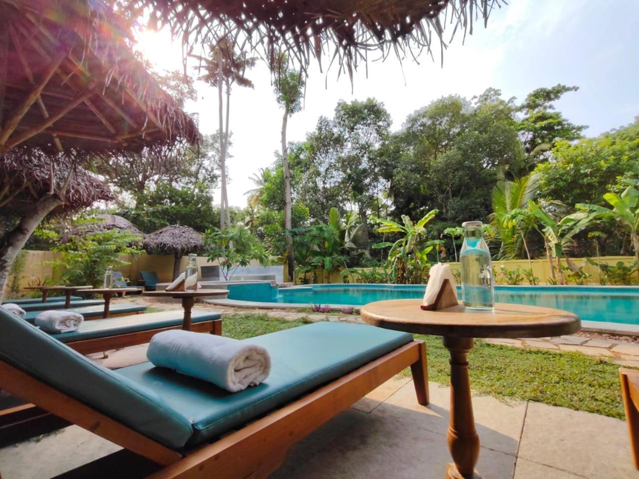 Marari Beach Bungalow Resort Alleppey Марарикулам Экстерьер фото