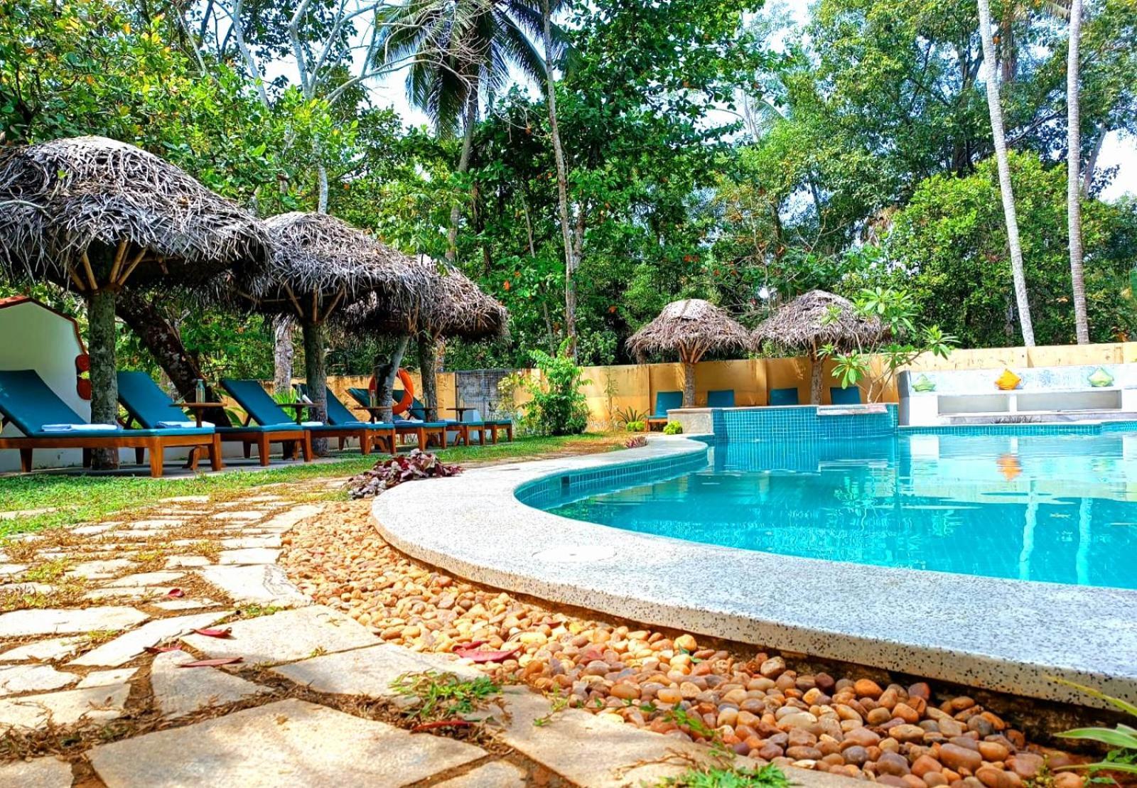 Marari Beach Bungalow Resort Alleppey Марарикулам Экстерьер фото